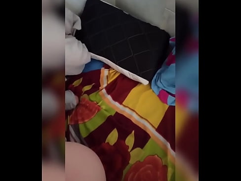 ❤️ Mwenzangu anakaa peke yake nyumbani kwa sababu mume wake anaenda likizo na mimi huchukua nafasi hiyo kumlamba na kumjaza maziwa. Video ya ngono ❌️❤